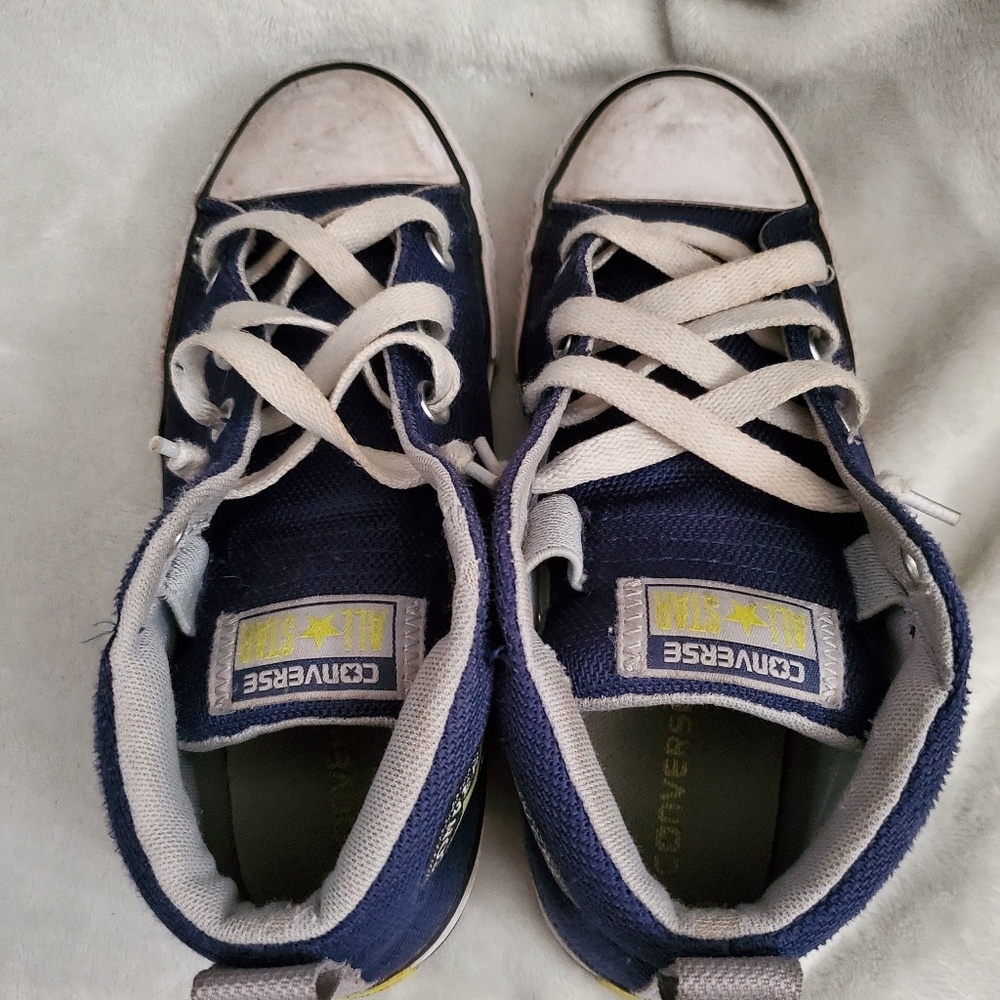 USED slip on converse boys.